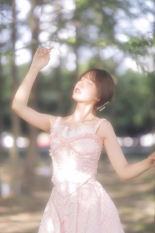 方亦菲